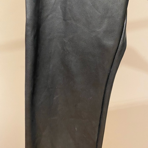 H&M Faux Leather Leggings. Size medium - Picture 4 of 11